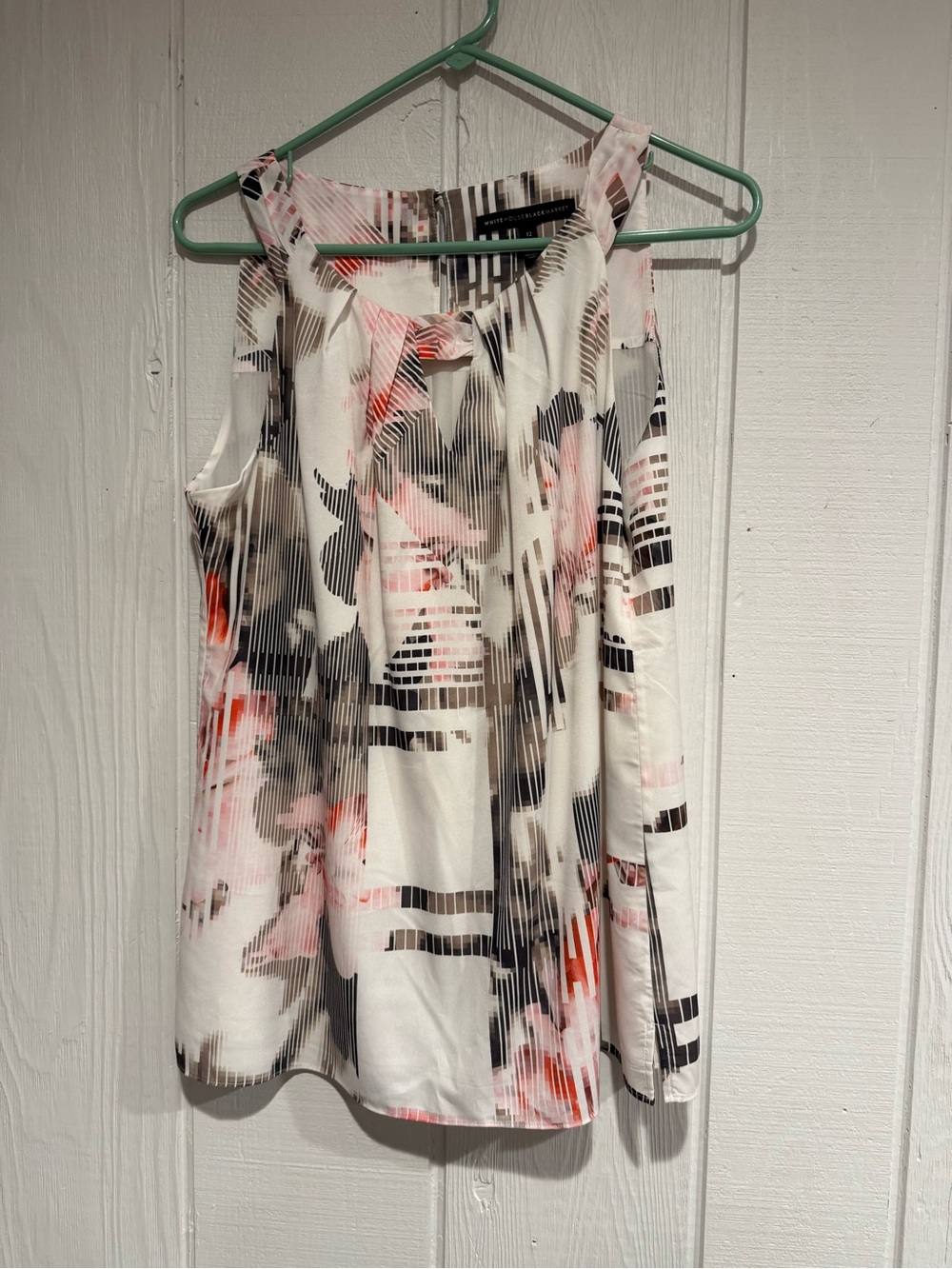 White House Black Market White Floral Abstract Pleated Sleeveless Blouse
